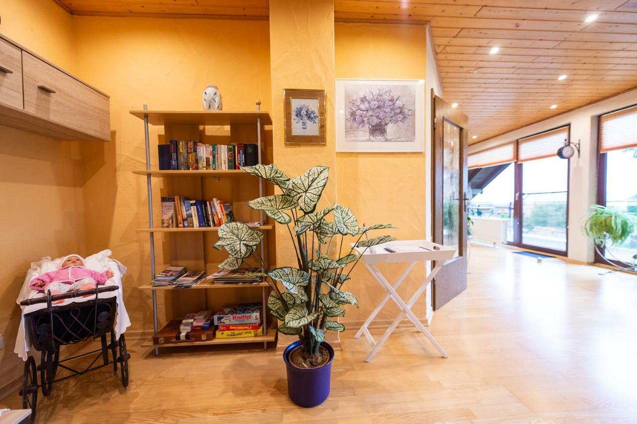 Ferienwohnung Virginija Ditscheid Esterno foto