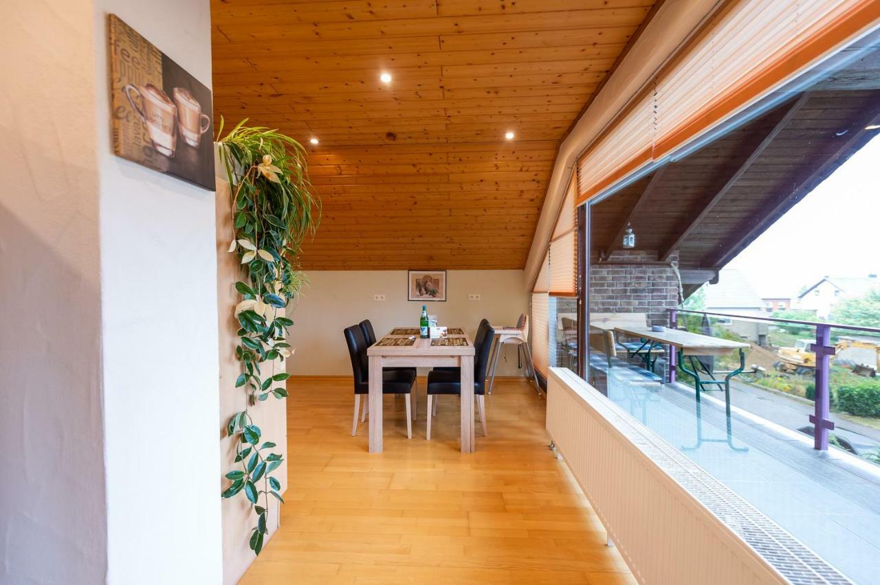 Ferienwohnung Virginija Ditscheid Esterno foto
