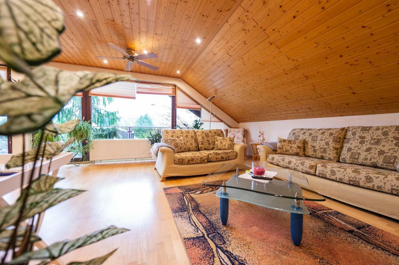 Ferienwohnung Virginija Ditscheid Esterno foto